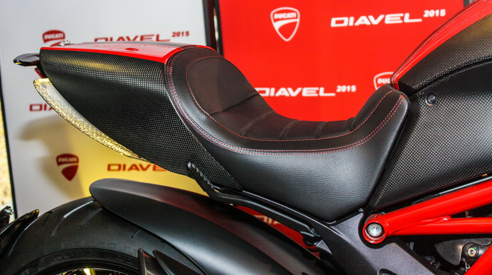 Cận cảnh Ducati Diavel 2015 vừa có mặt tại Việt Nam Ducati Diavel 2015 (11).jpg