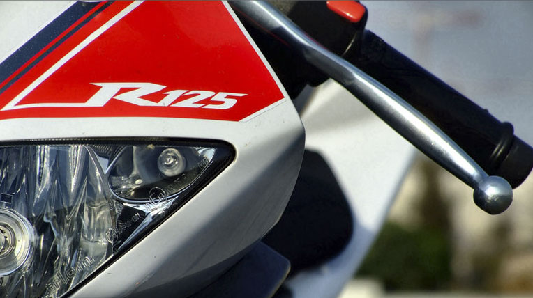 “Giải mã” những chữ cái trong tên môtô 11___Yamaha_YZF_R125_08___by_DerMezgermeister.jpg