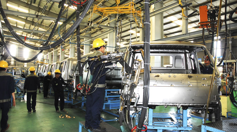 Ngoài ốc vít, Việt Nam “bó tay” với sơn ôtô sonxe-(2).jpg