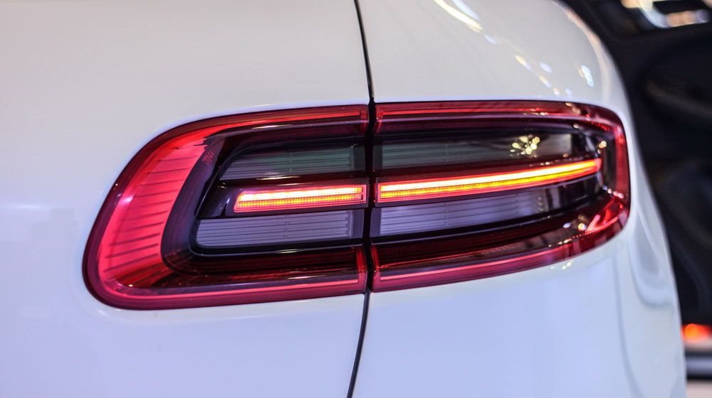Cận cảnh Porsche Macan vừa ra mắt tại Việt Nam Porsche Macan (11).jpg