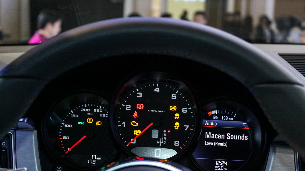 Cận cảnh Porsche Macan vừa ra mắt tại Việt Nam Porsche Macan (9).jpg