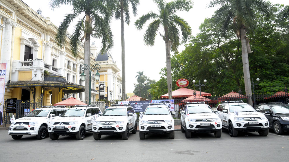 Vượt gần 1.800 km, Hành trình Pajero Sport đến Hà Nội Pajero-Sport (5).jpg