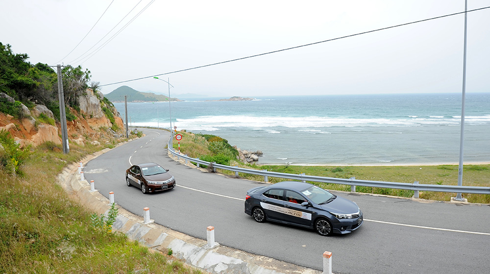 Toyota Corolla Altis 2014 – Tầm cao mới Corolla-Altis-2014-2.jpg