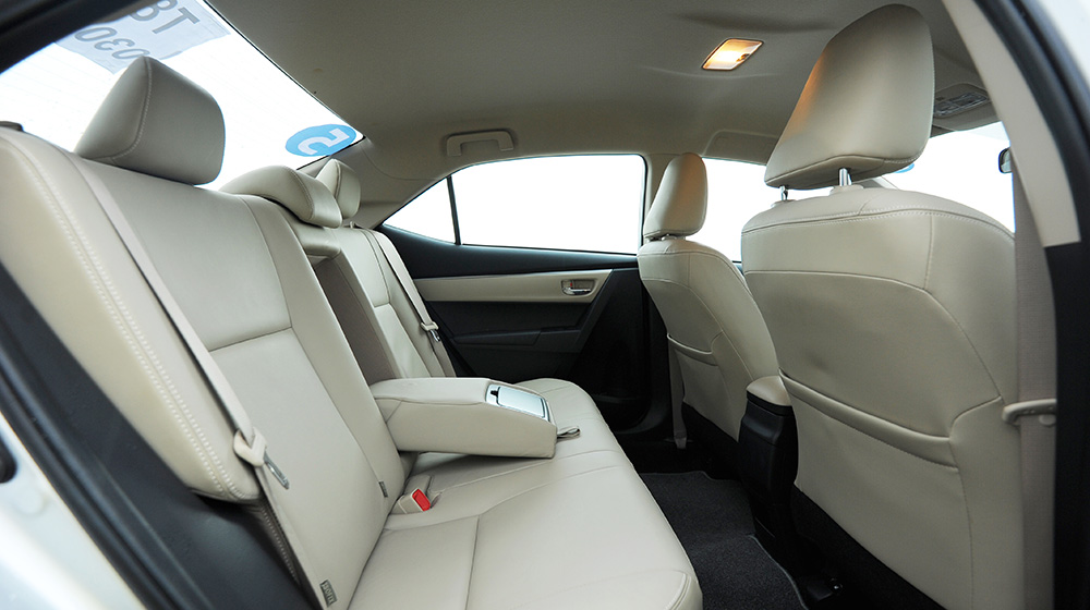 Toyota Corolla Altis 2014 – Tầm cao mới Corolla-Altis-2014-23.jpg