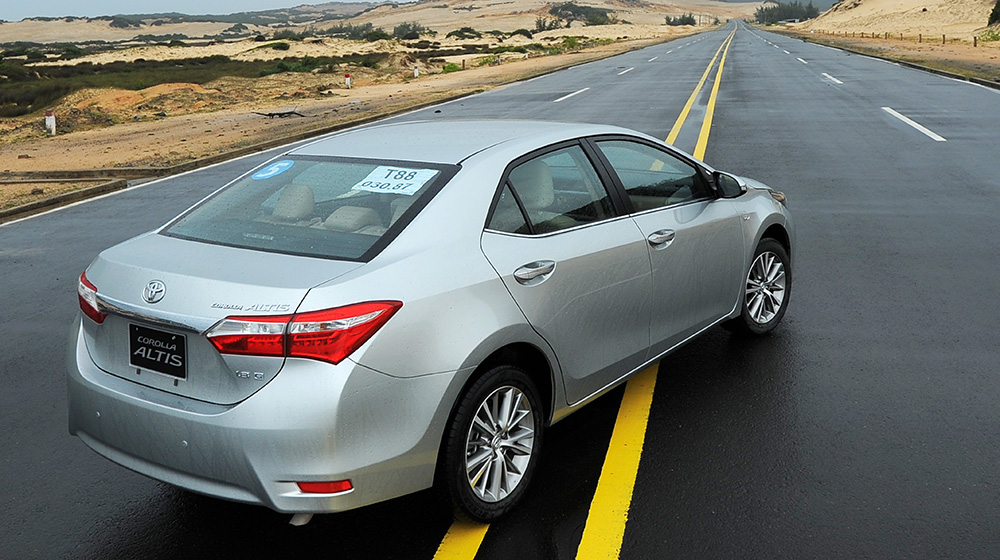 Toyota Corolla Altis 2014 – Tầm cao mới Corolla-Altis-2014-8-1.jpg