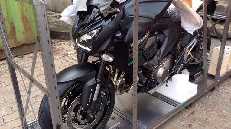 Kawasaki Z800 đã cập cảng Việt Nam, giá bán 360 triệu đồng kawasaki_z800_2.jpg