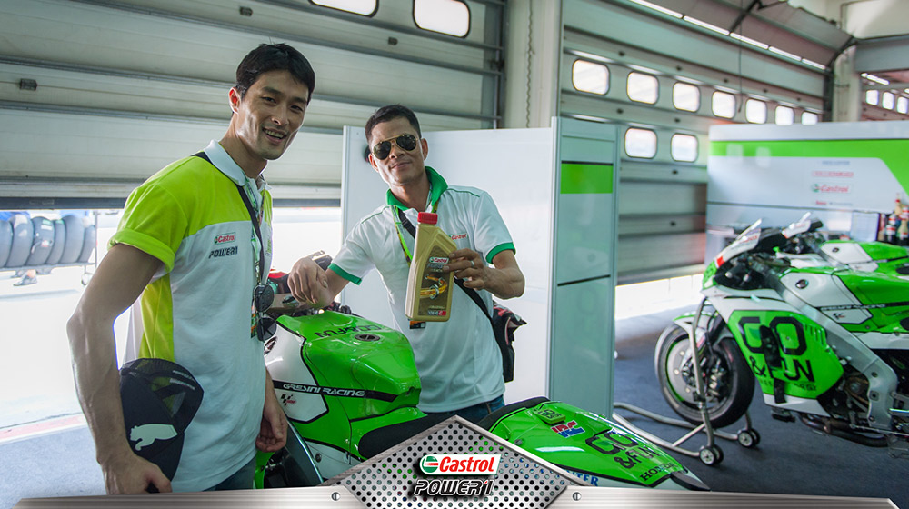 Johnny Trí Nguyễn và Fan Việt gặp gỡ thần tượng tại MotoGP 2014 Castrol-Malaysia-10-2014-Day2-46.jpg