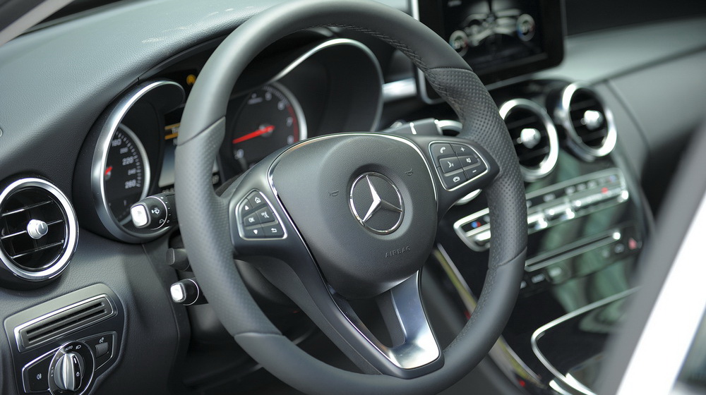 Cáº­n Cáº£nh Mercedes-Benz C200 2015 Vá»«a Ra Máº¯t Táº¡i Viá»‡t Nam