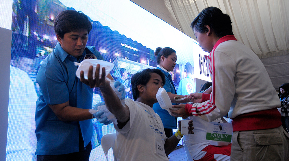 Thi đứng lâu nhất để nhận xe Subaru trị giá 85.000SGD _AUT4347.jpg