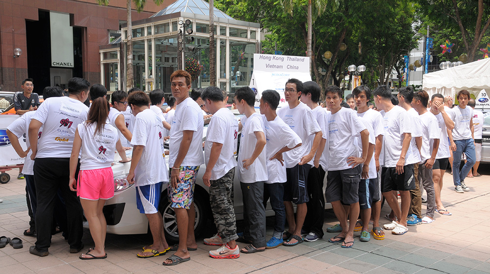 Thi đứng lâu nhất để nhận xe Subaru trị giá 85.000SGD _AUT4269.jpg