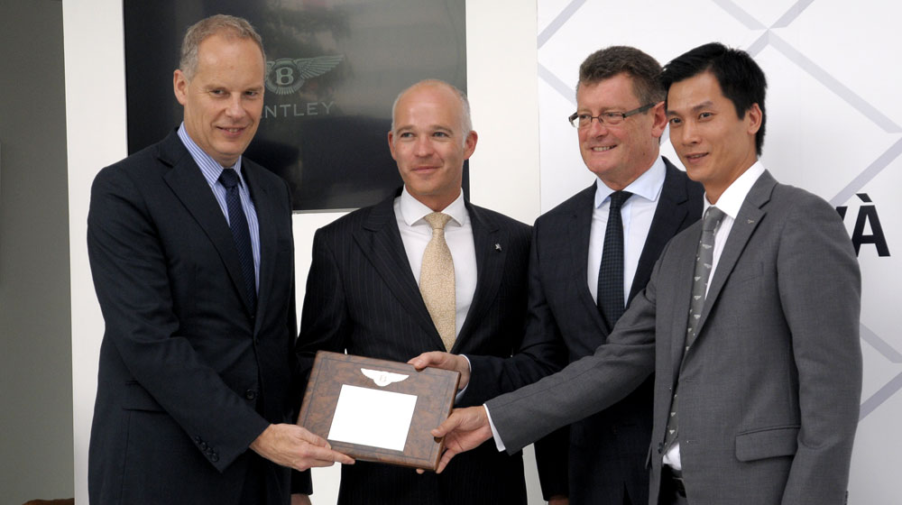 Autodaily nóng trong tuần (03/11 – 09/11) bentley-hanoi (3).jpg