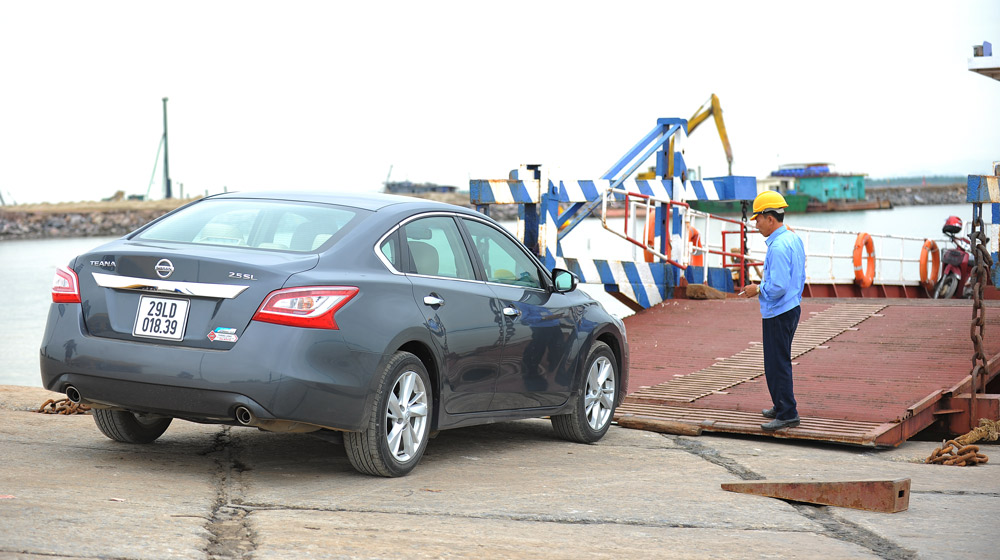 Cùng Nissan Teana 2.5SL đi tìm gió biển chớm đông Nissan Teana 2014 (11).jpg