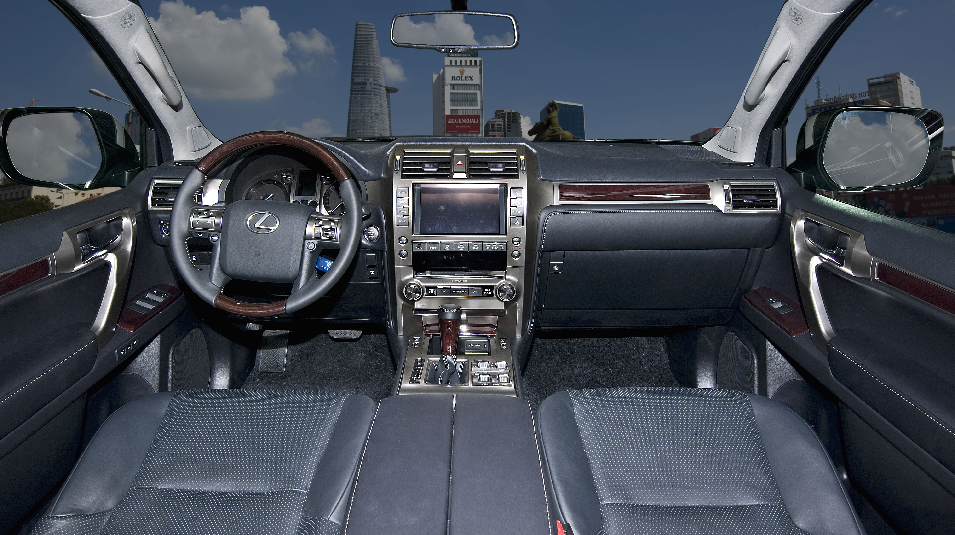 Lexus GX 460 2015 có giá 3,766 tỷ đồng tại Việt Nam 3.-Lexus-GX460-noithat-(2).jpg