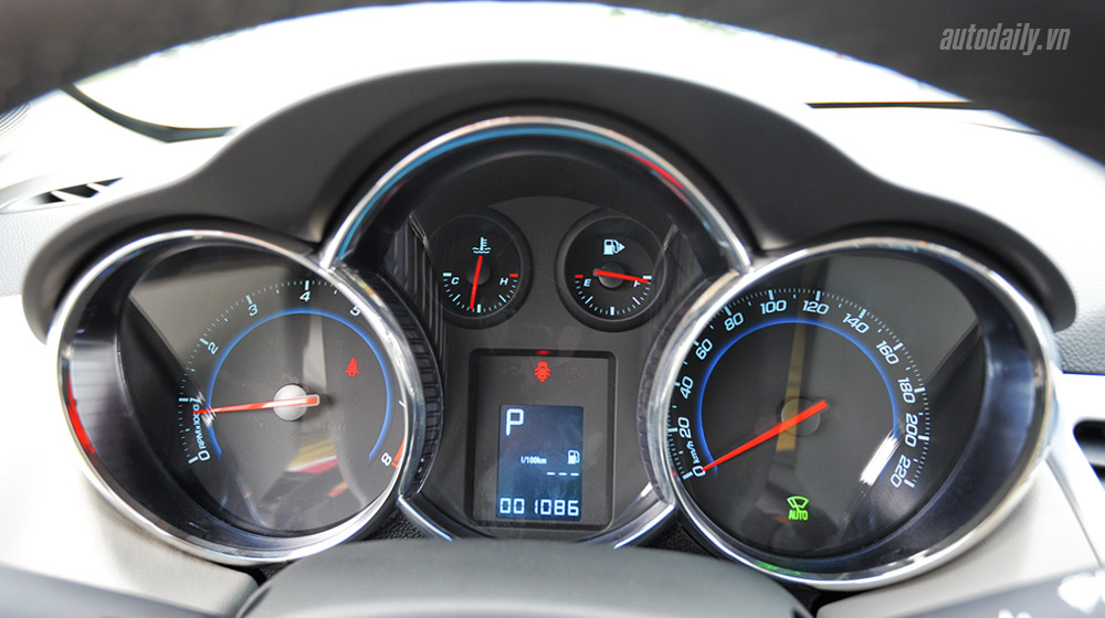 Những tiện ích trên Chevrolet Cruze LTZ 2014 Chevrolet Cruze  2014 (42).jpg