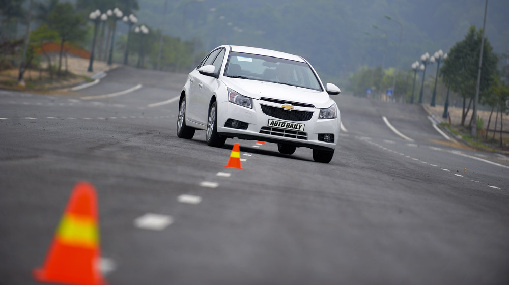 Những tiện ích trên Chevrolet Cruze LTZ 2014 Chevrolet Cruze  2014(28)-1.jpg
