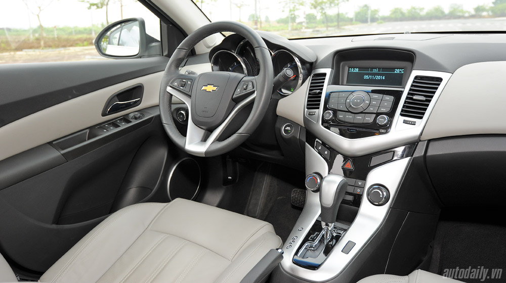 Những tiện ích trên Chevrolet Cruze LTZ 2014 Chevrolet Cruze  2014(41)-1.jpg