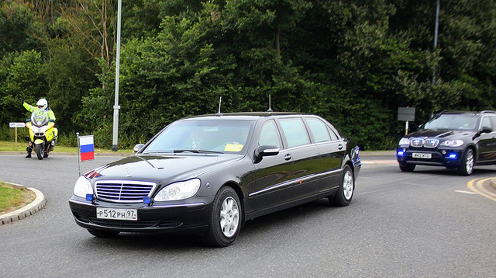 Tổng thống Putin đi “Mẹc” S600 siêu chống đạn Russia-Presidential-Mercedes-S-Class-Limousine.jpg