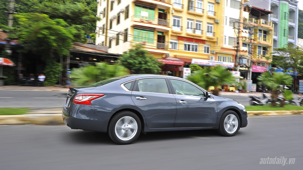 Đánh giá Nissan Teana 2.5SL qua hành trình 300km Nissan Teana 2014 (40).jpg