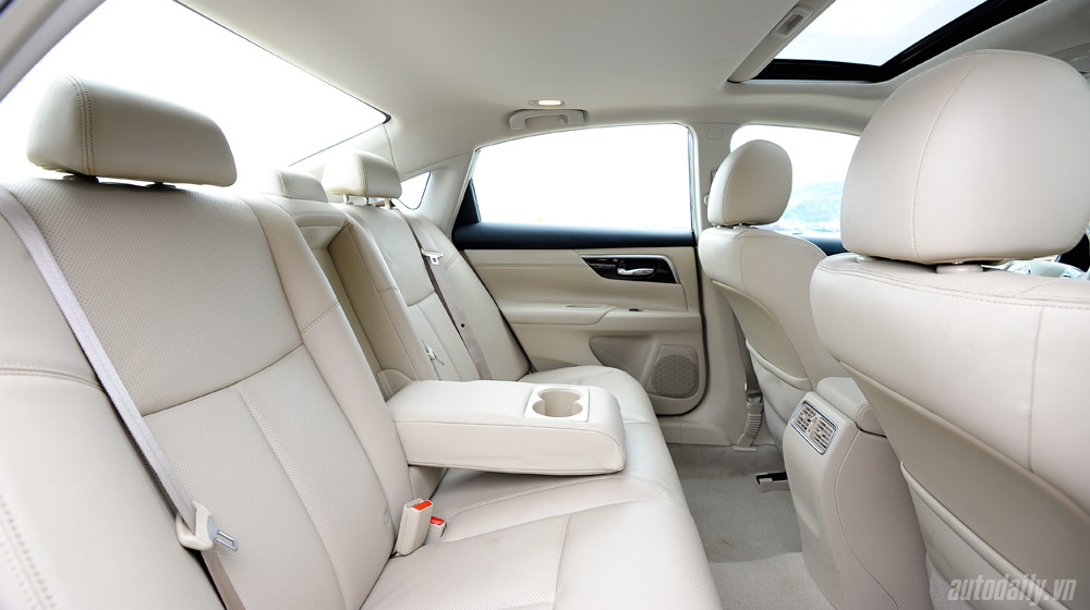 Đánh giá Nissan Teana 2.5SL qua hành trình 300km Nissan Teana 2014 (63).jpg