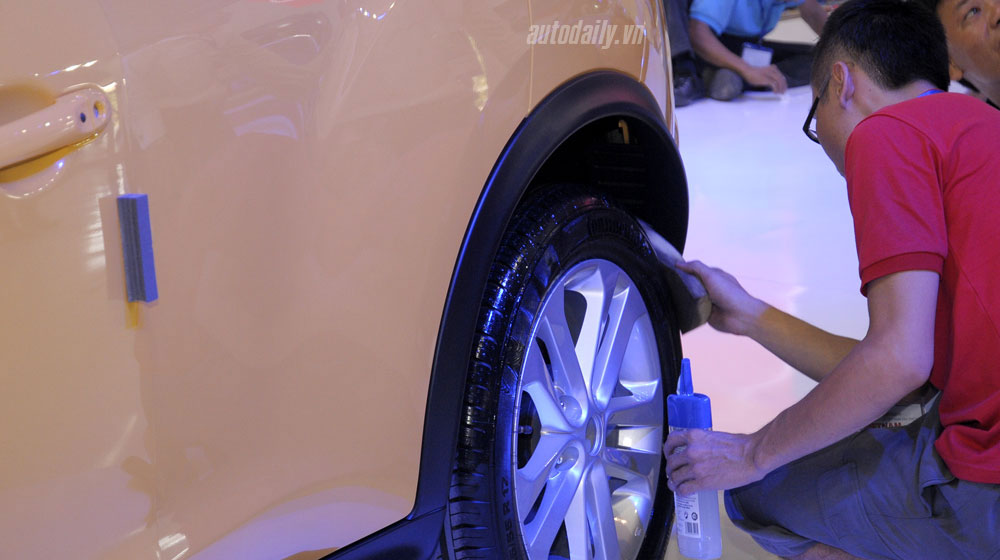 “Vã mồ hôi” chuẩn bị khai màn Vietnam Motor Show 2014 vietnam-motor-show-2014-day1 (10).jpg