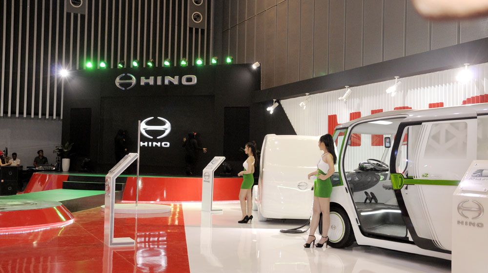 TRỰC TIẾP: Ngày khai màn Vietnam Motor Show 2014 Hino-press (2).jpg