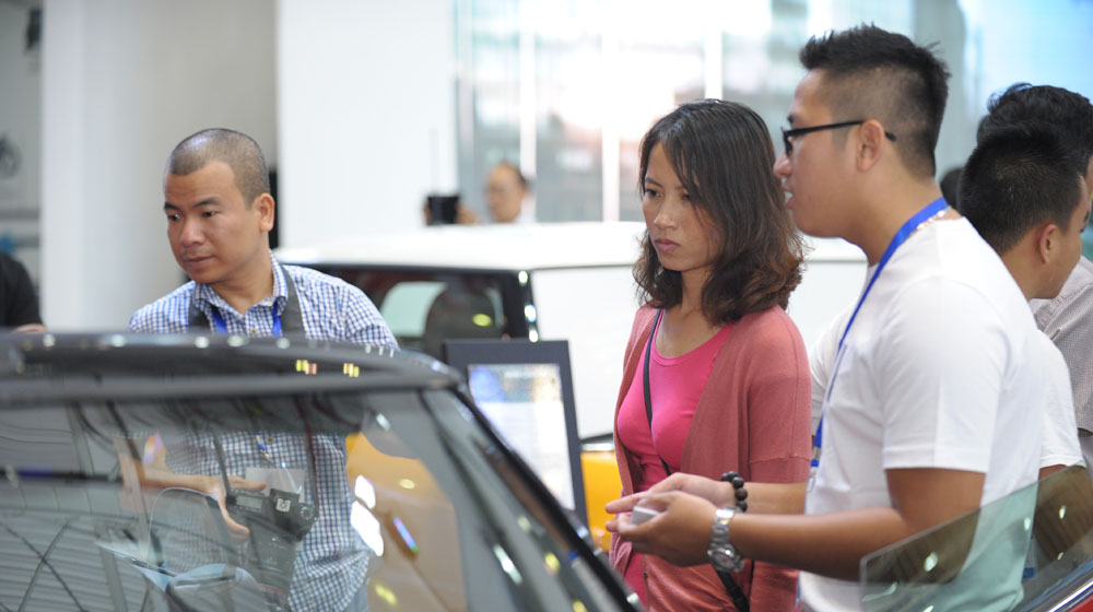 Dân Sài Gòn “kéo nhau” đến Triển lãm mua ôtô DSC_3026.jpg