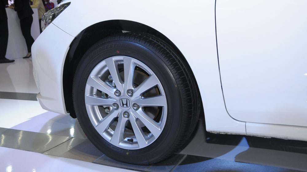 “Ngó” cặp đôi “hot” của Honda vừa ra mắt tại VMS 2014 Honda-Civic-(5).jpg