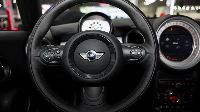 Tò mò với MINI Cooper mui trần vừa ra mắt tại Việt Nam Mini-Cooper-Cabriolet (15).jpg