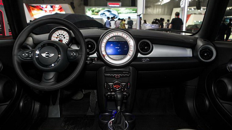 Tò mò với MINI Cooper mui trần vừa ra mắt tại Việt Nam Mini-Cooper-Cabriolet (22).jpg