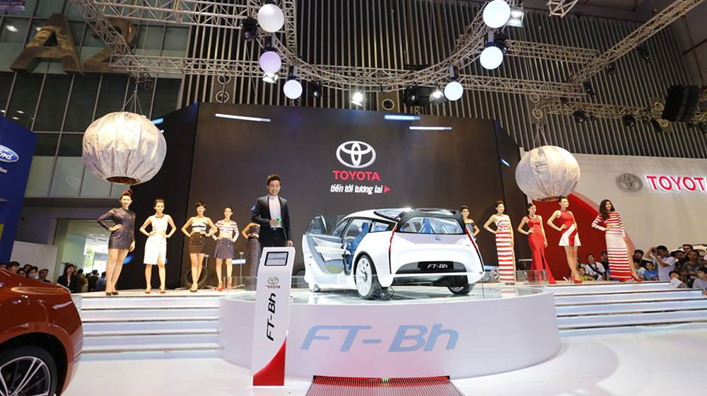 MC Trấn Thành “khoái” xe Toyota tranthanh-at-vms-2014 (4).jpg