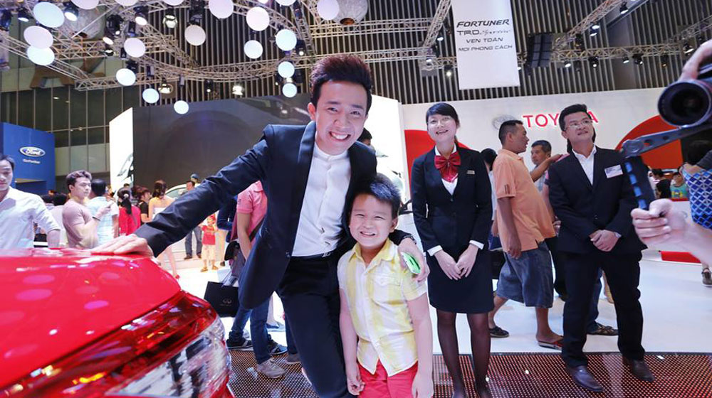 MC Trấn Thành “khoái” xe Toyota tranthanh-at-vms-2014 (6).jpg