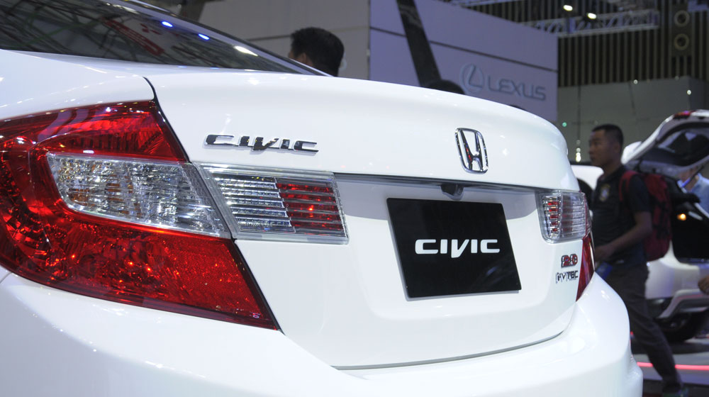 Honda Civic 2015 chính thức có mặt tại đại lý Honda-Civic-(4).jpg