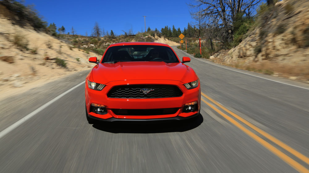 Ford Mustang 2015: Khi truyền thống gặp gỡ công nghệ 2015-Mustang-EcoBoost-Red-Driving-020.jpg