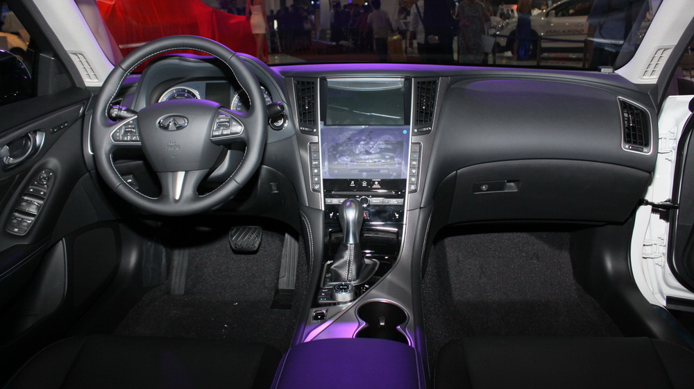 Infiniti Q50: Gương mặt mới trong phân khúc sedan hạng sang Infiniti Q50 (3).jpg