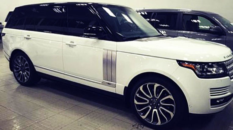 “Nữ hoàng đồ lót” Ngọc Trinh “sắm” xe 8 tỷ đồng ngoctrinh-(1).jpg