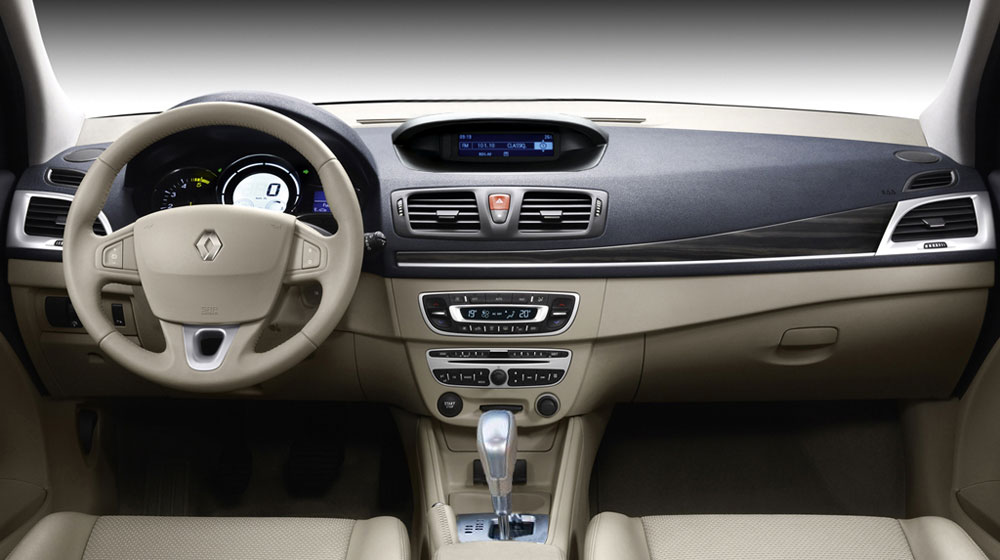 Renault Megane Hatchback có giá 980 triệu đồng Khoang-lai.jpg