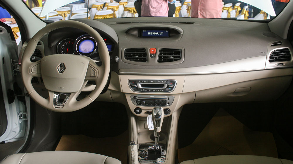 Cận cảnh Renault Magane Hatchback vừa ra mắt tại Việt Nam renault-megane-1-3640.jpg