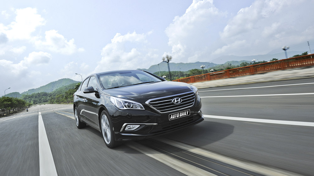 “Làm mới” mình Hyundai Sonata 2015 “doạ” các đối thủ? Hyundai Sonata 2014 (13)-1.jpg
