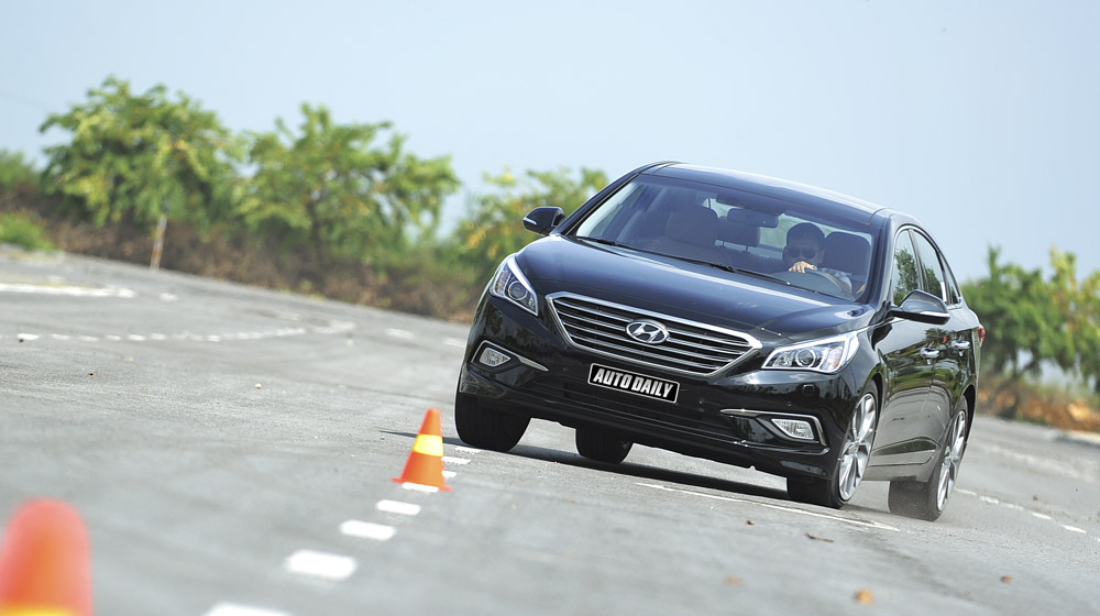 “Làm mới” mình Hyundai Sonata 2015 “doạ” các đối thủ? Hyundai Sonata 2014 (21).jpg