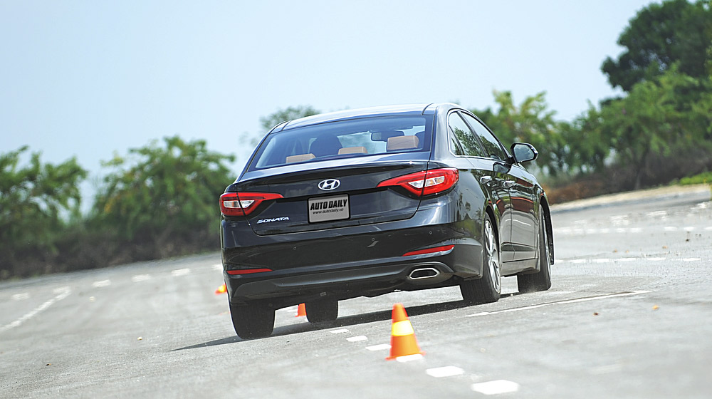 “Làm mới” mình Hyundai Sonata 2015 “doạ” các đối thủ? Hyundai Sonata 2014 (22).jpg