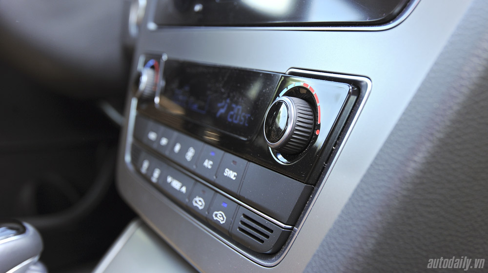 “Làm mới” mình Hyundai Sonata 2015 “doạ” các đối thủ? Hyundai Sonata 2014 (44).jpg