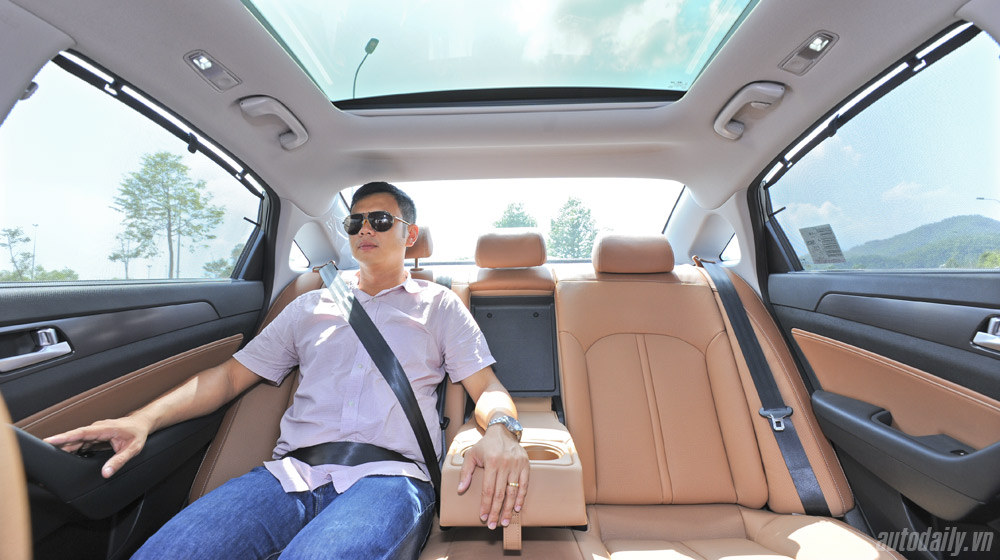 “Làm mới” mình Hyundai Sonata 2015 “doạ” các đối thủ? Hyundai Sonata 2014 (47).jpg