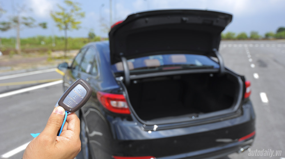 “Làm mới” mình Hyundai Sonata 2015 “doạ” các đối thủ? Hyundai Sonata 2014 (50).jpg