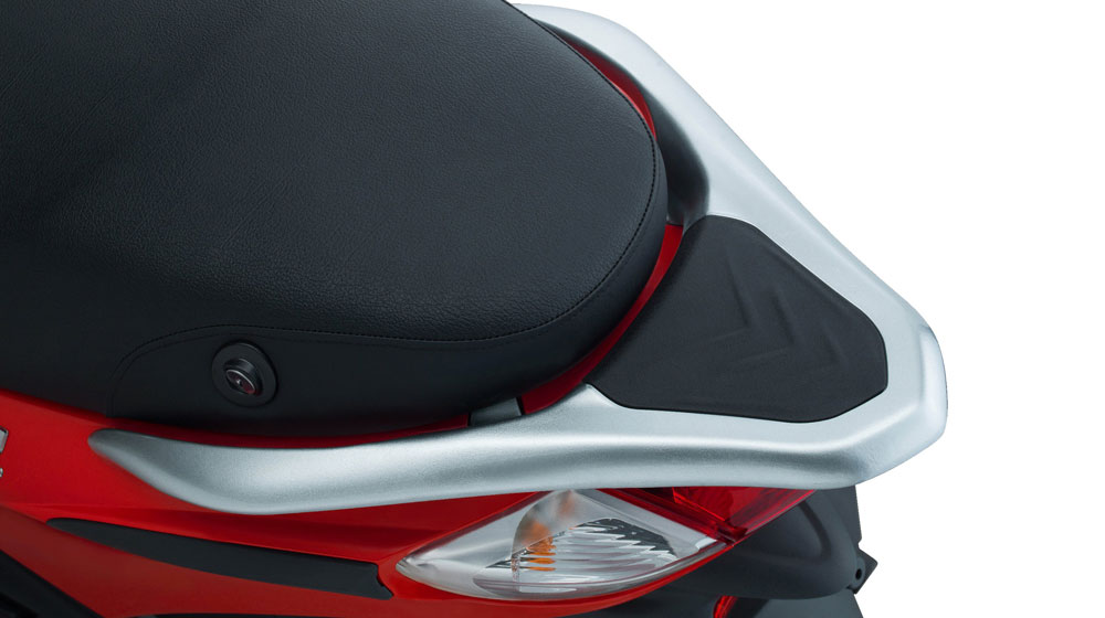 Piaggio Fly mới ra mắt thị trường Việt, giá 41,9 triệu đồng Job_2354.jpg