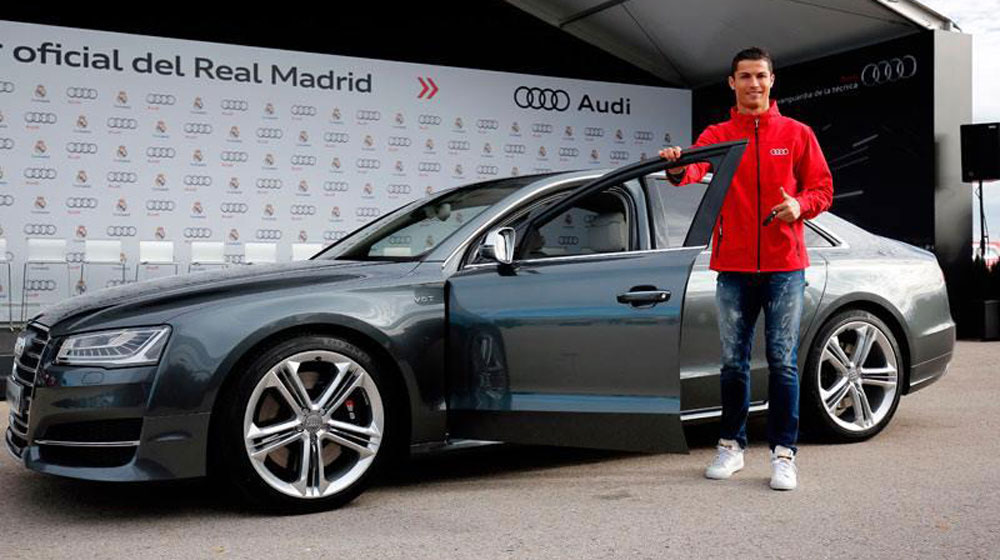 Dàn sao Real Madrid nhận loạt xe Audi mới coóng audi-vs-ronaldo.jpg