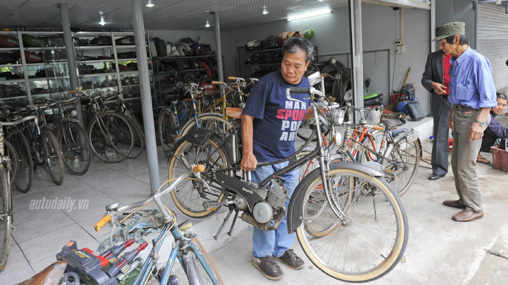 “Đột nhập” kho xe cổ hàng trăm chiếc tại Hà Nội cho xe co (19).jpg