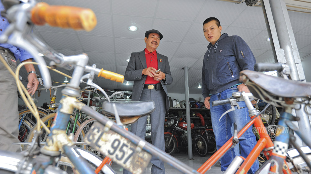 “Đột nhập” kho xe cổ hàng trăm chiếc tại Hà Nội cho xe co (21).jpg