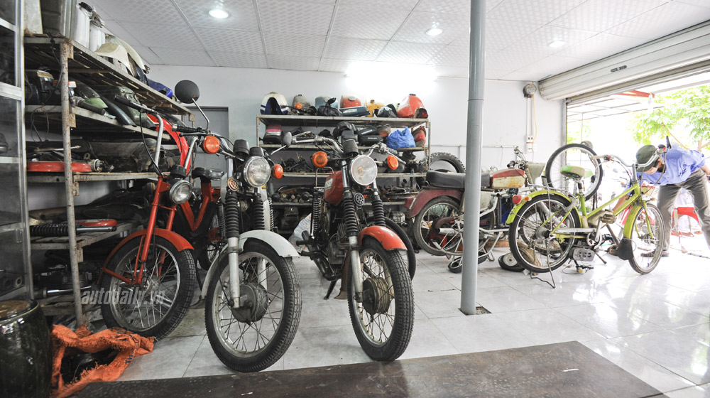 “Đột nhập” kho xe cổ hàng trăm chiếc tại Hà Nội cho xe co (26).jpg