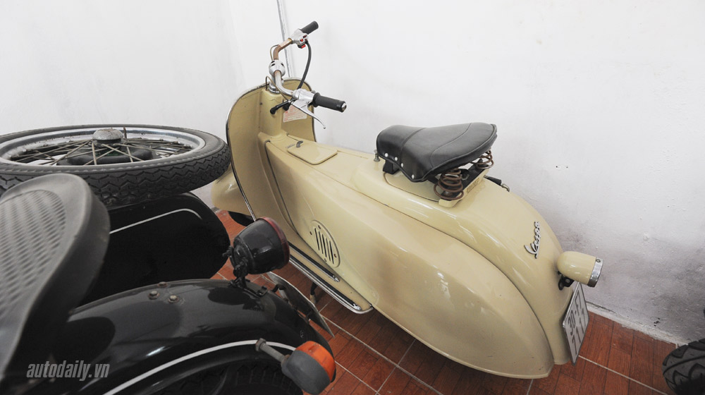 “Đột nhập” kho xe cổ hàng trăm chiếc tại Hà Nội cho xe co (6).jpg