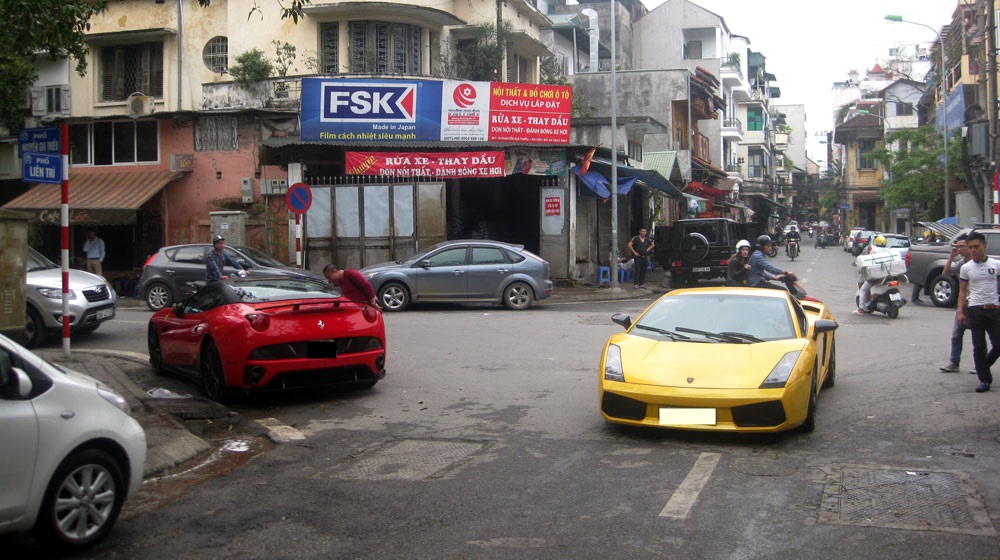 Có một phố chuyên rửa siêu xe tại Hà Nội pho rua sieu xe (2).jpg